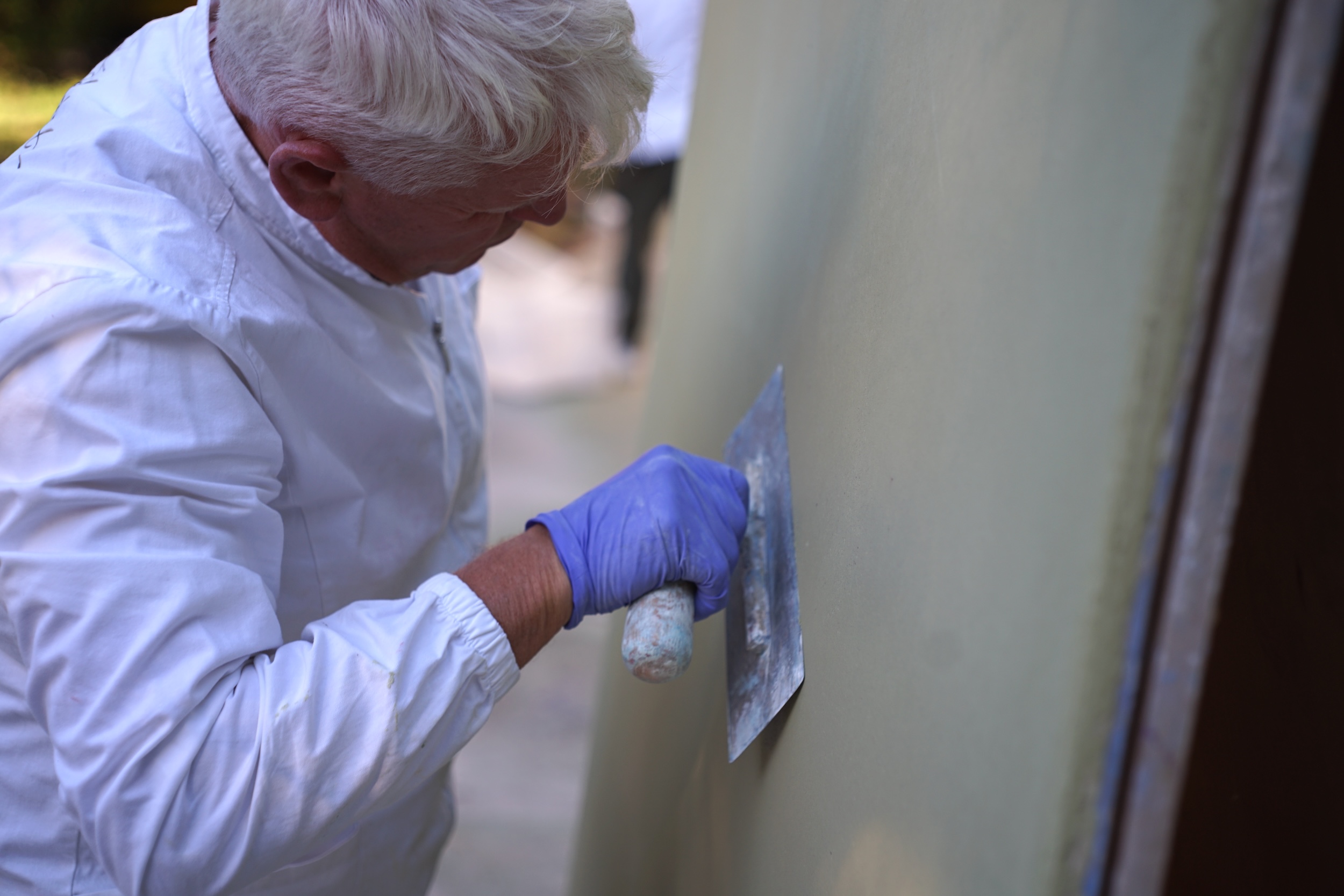 La Pressione applicata sul Tadelakt con il Frattazzo in Acciaio