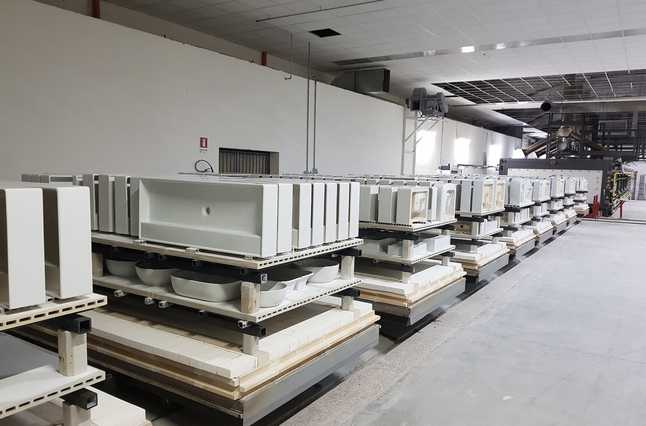 Produzione lavandini in ceramica