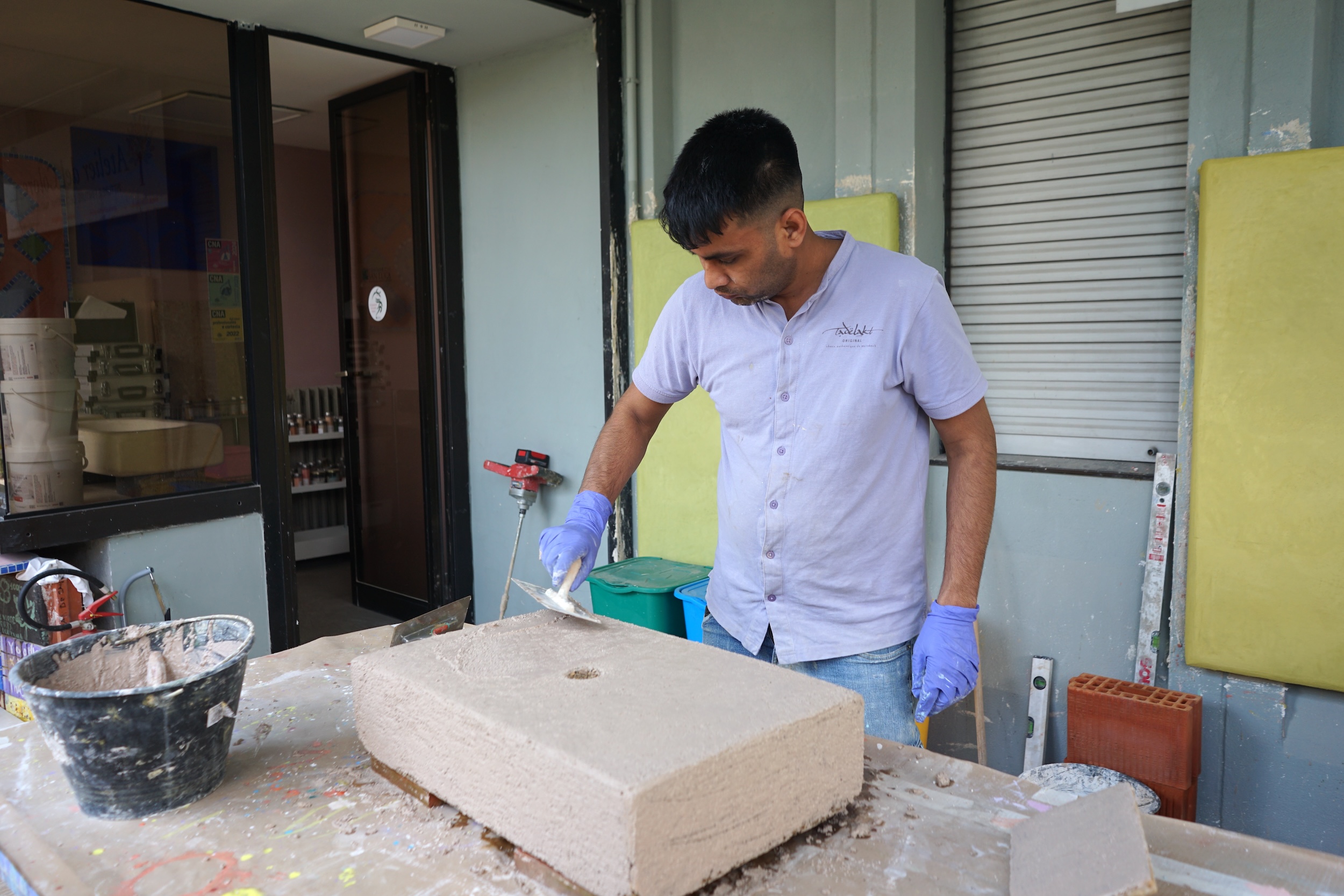 Rivestimento del Lavandino con il Tadelakt