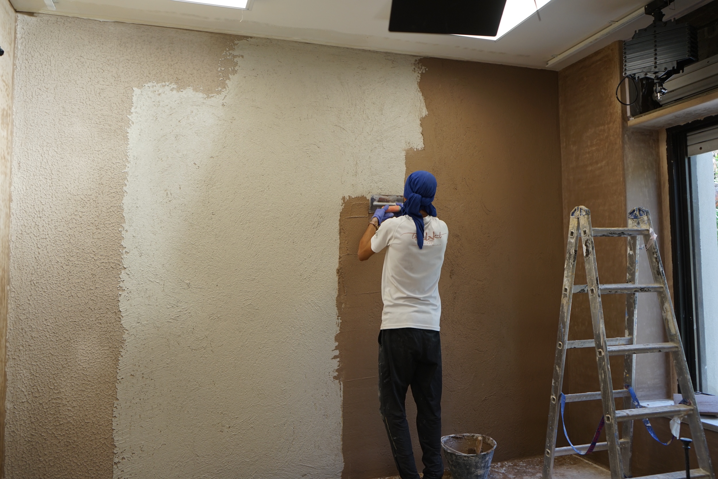 Stesura del Tadelakt con Frattone in Acciaio