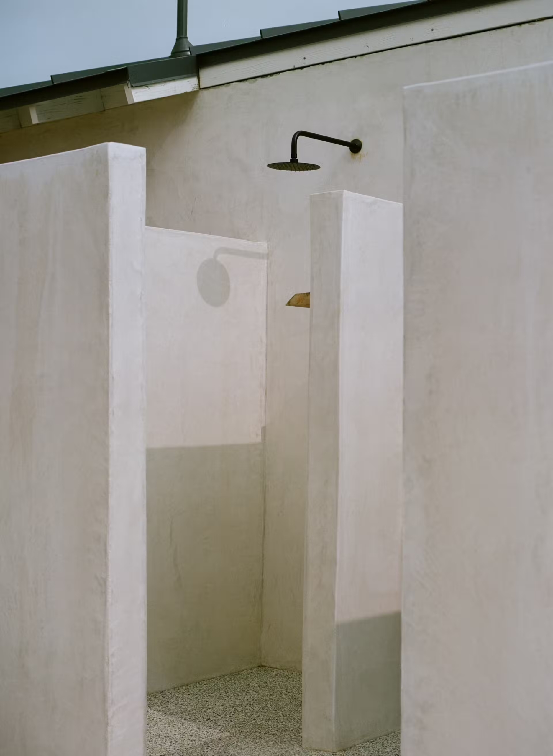 Chacuel House doccia in tadelakt esterna