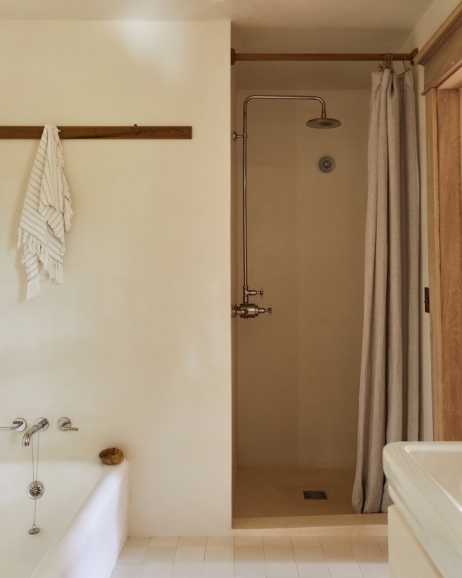 Pelham House bagno con doccia in tadelakt