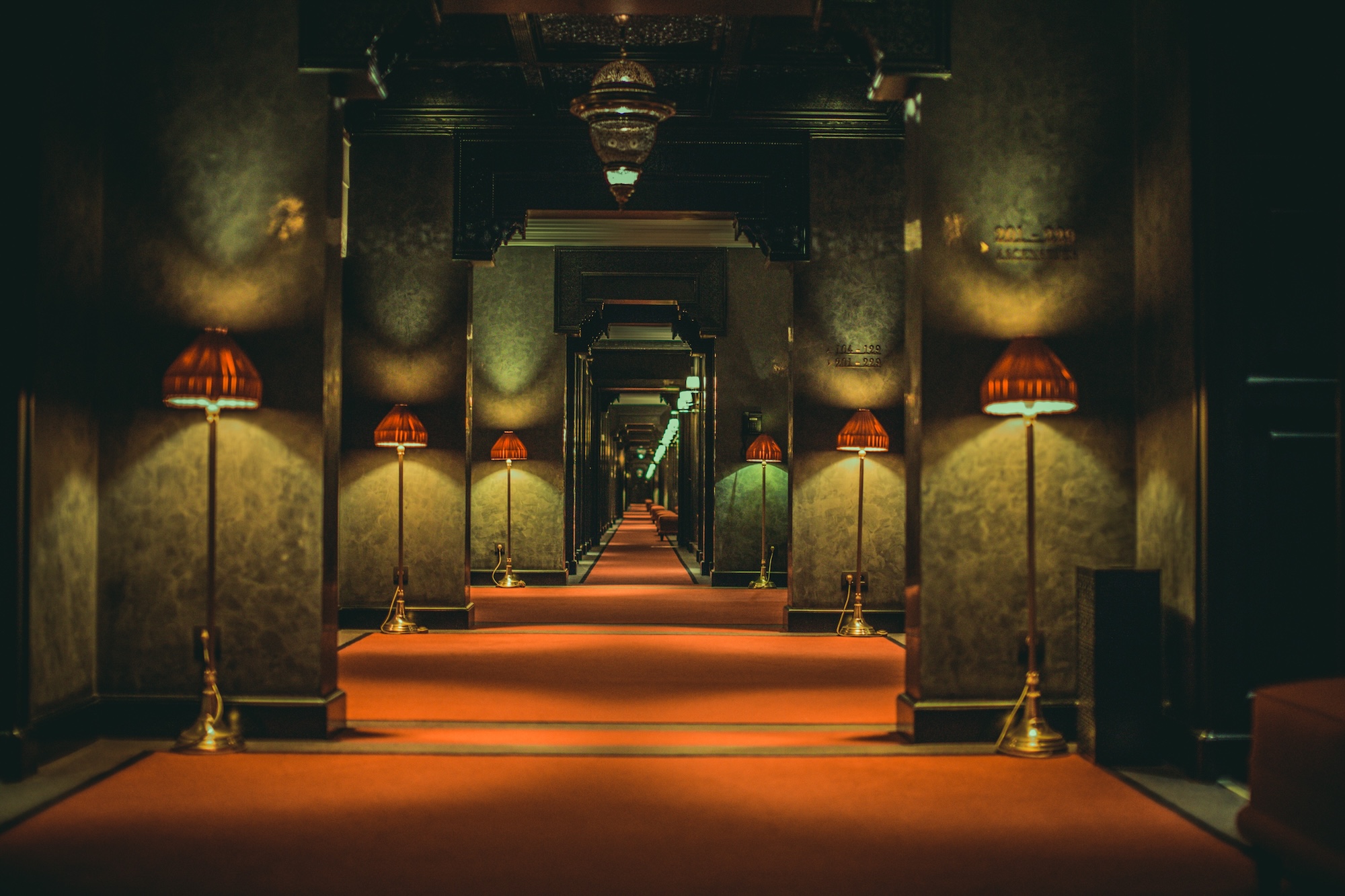 Selman Hotel corridoi in tadelakt nero