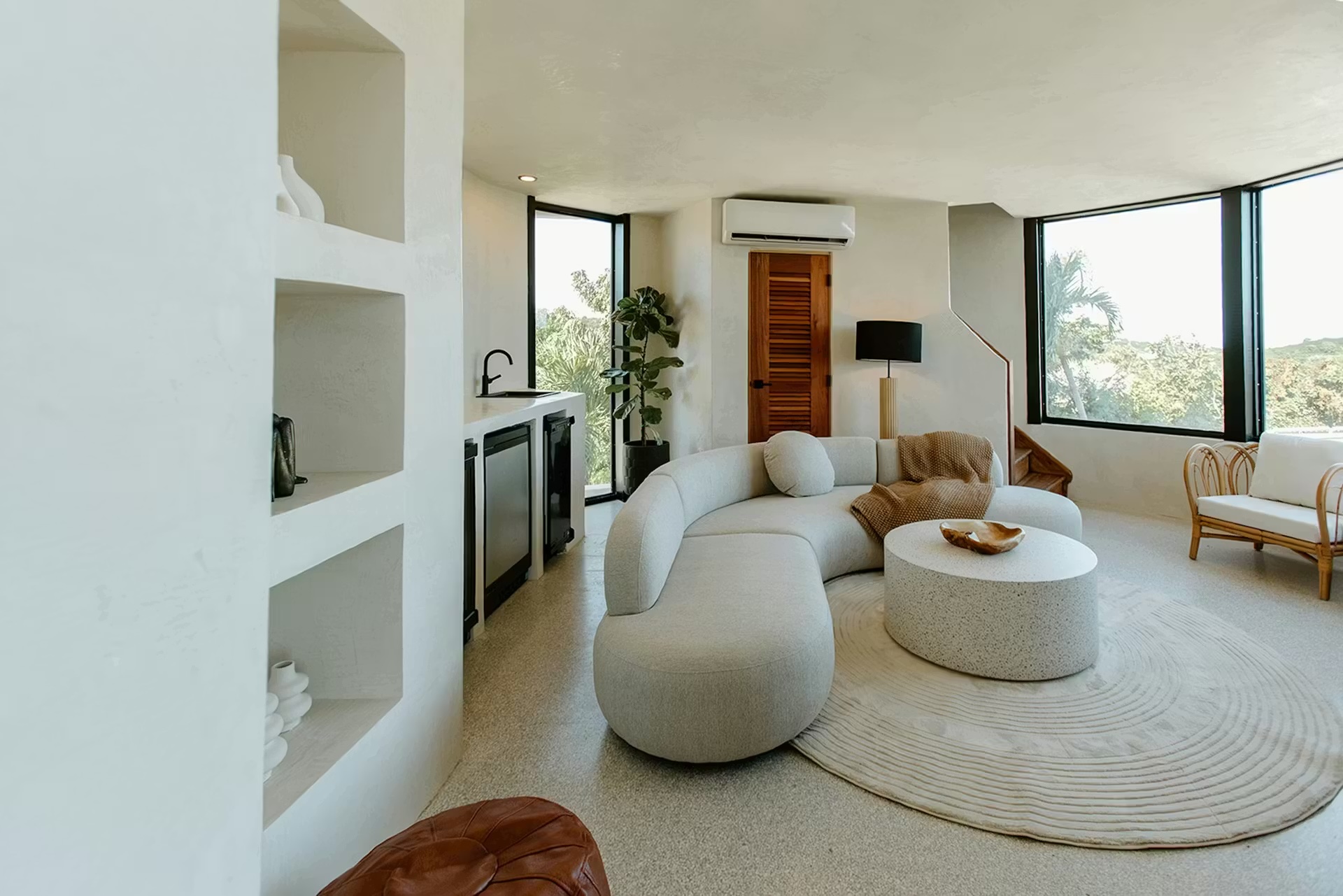 Villa Skyhawk Salotto con pareti in Tadelakt